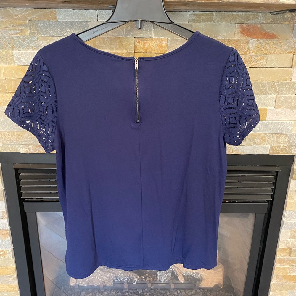 Market & Spruce Petite Top - Picture 3 of 5